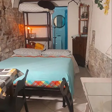 Chez La Cave